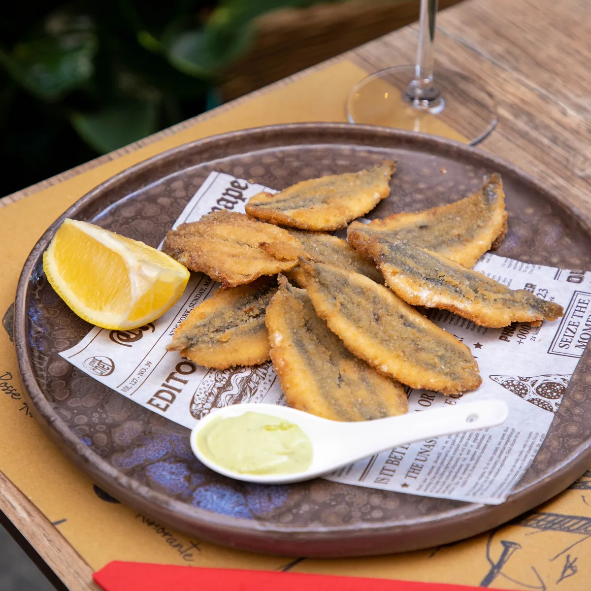 Acciughe impanate e fritte