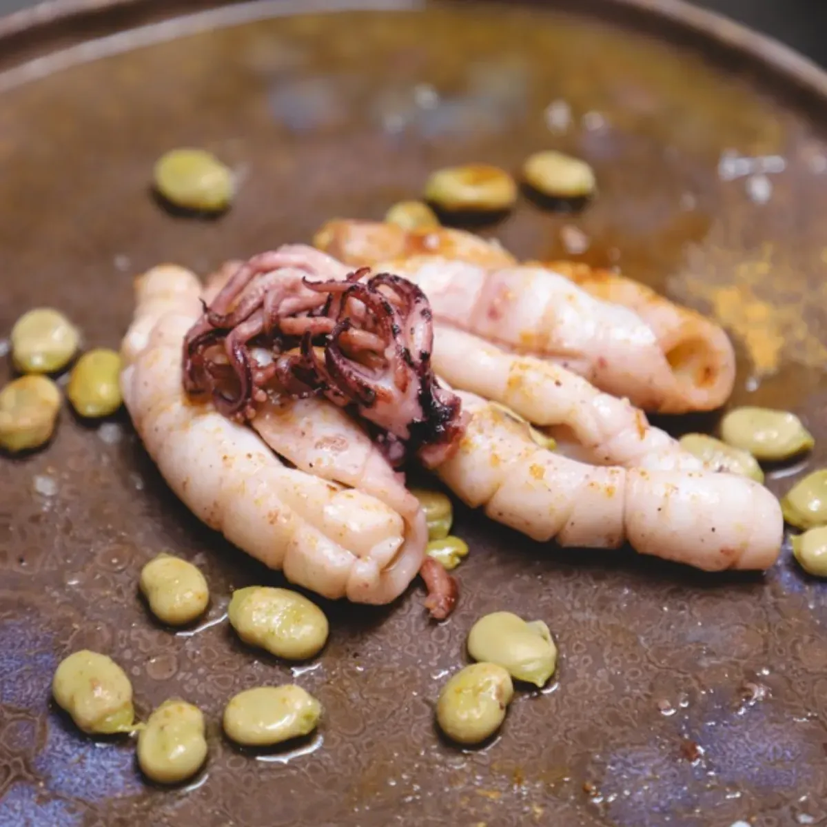 Calamari, favette dell'Amerino e bottarga di tonno