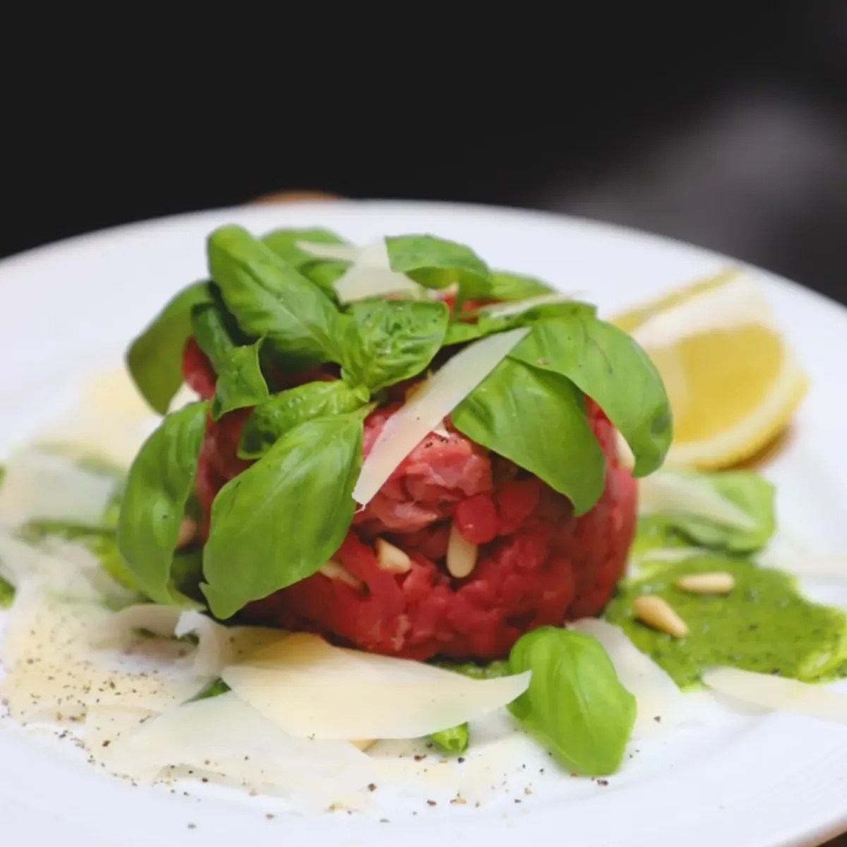 Carne cruda battuta a coltello alla ligure