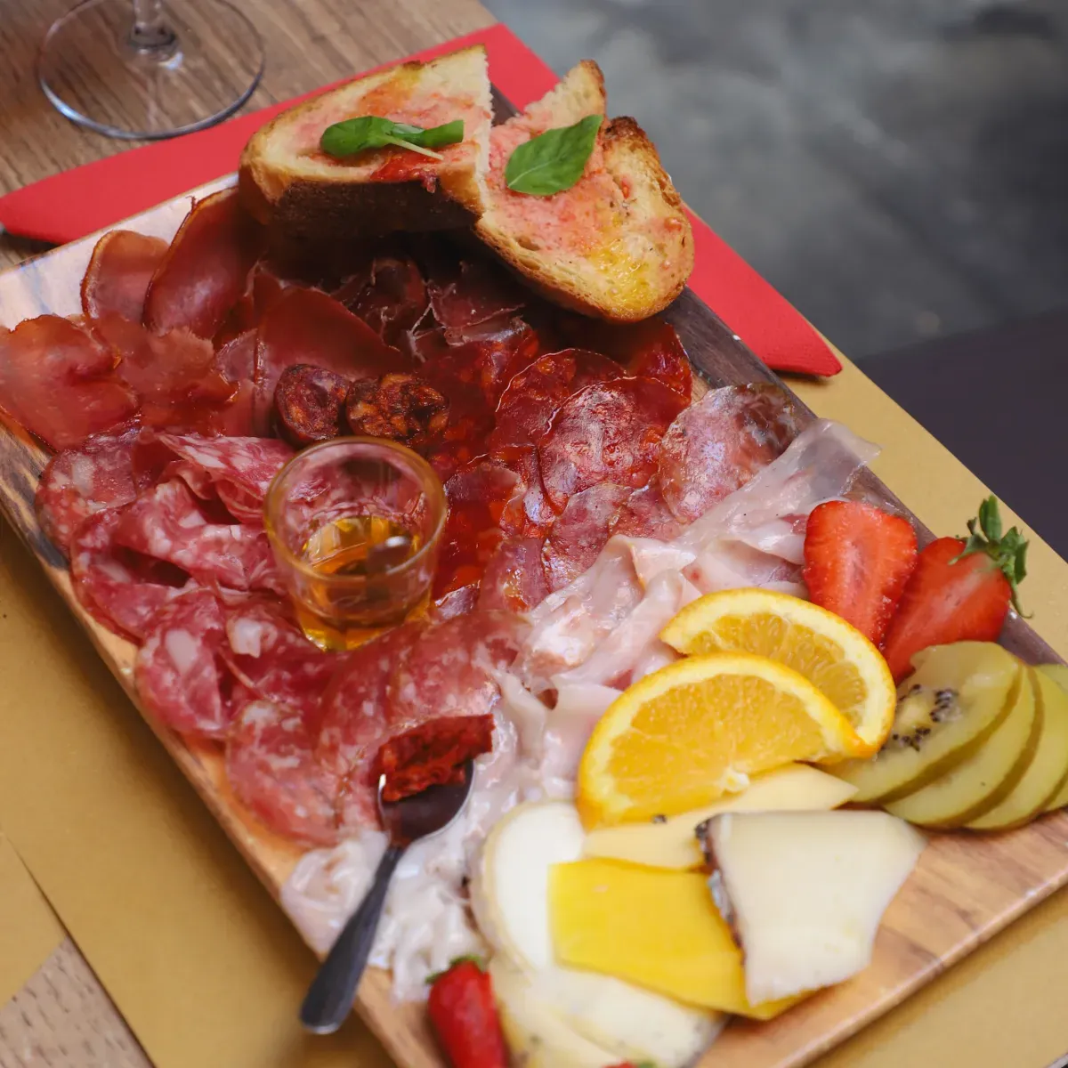 Gran misto di salumi e formaggi iberici